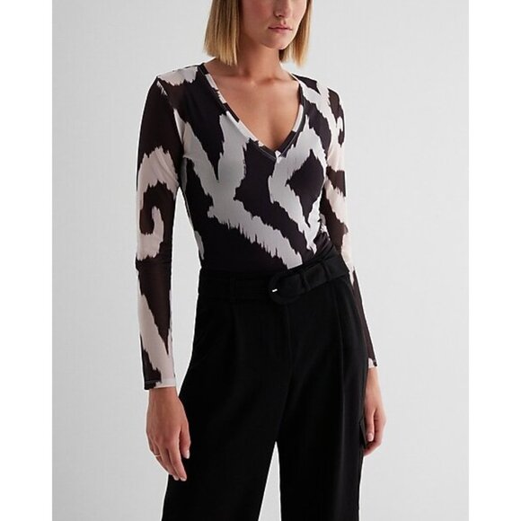 Express Fitted Mesh Printed Deep V-neck Bodysuit M - Picture 1 of 5